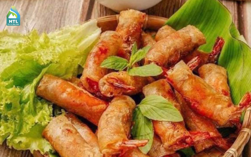 Chả ram tôm đất – đặc sản nhà làm, nguyên liệu tươi ngon, gói ghém cẩn thận, chiên lên là thơm lừng, ăn là nhớ mãi!
